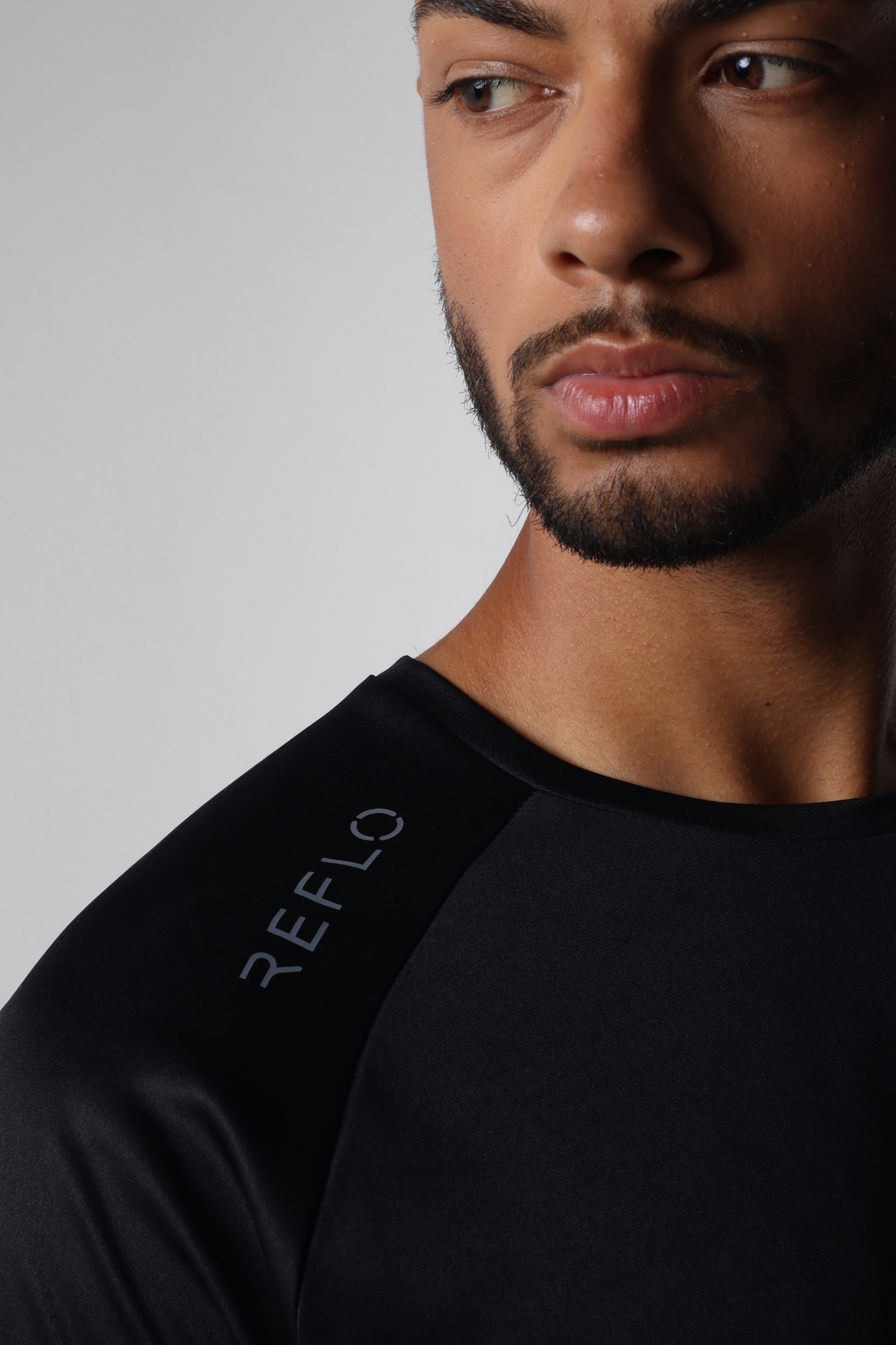 Aras T Shirt Black - Reflo